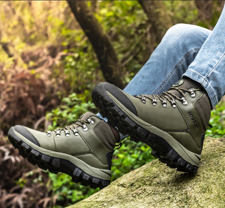 Outdoor Waterproof Hiking Boots Men Winter Shoes Walking Climbing Shoes Mountain Sport Boots Hunting Mens Sneakers Plus Size 46