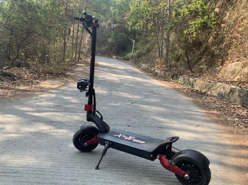 Dual-Motor Scooter Electric X-Tron X10 2400W e-scooter